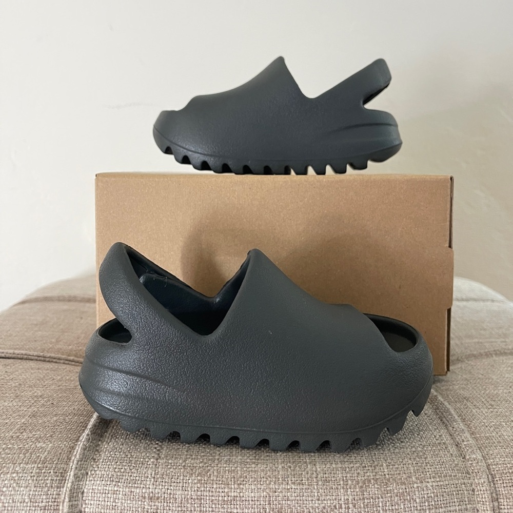 Adidas Yeezy Slide Dark Onyx (Infants) ID5106 Size 7K Brand New Authentic
